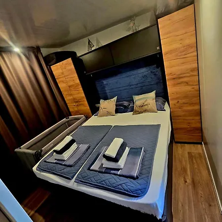 Mobile Dea Semesterbostad