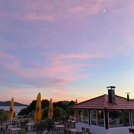 Mobile Dea Holiday home Drage